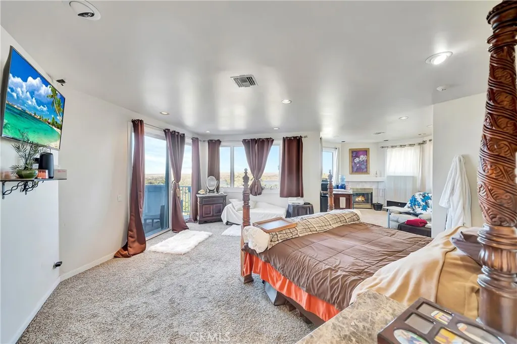 143 W Avenue S14, Palmdale, California 93551 home-pic-47